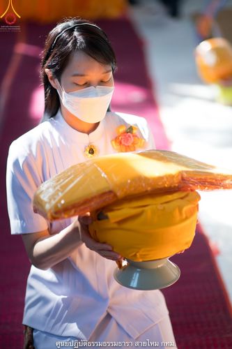 ภาพ No.39474:พิธีตัดปอยผม ปลงผม ขอขมารับผ้าไตรและพิธีบรรพชา ในโครงการอุปสมบท บูชาธรรมมหาปูชนียาจารย์ ประจำปี 2564  ชุดที่ 2