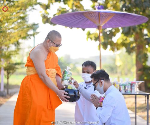 ภาพ No.41025:พิธีตัดปอยผม ปลงผม ขอขมารับผ้าไตรและพิธีบรรพชา ในโครงการอุปสมบท บูชาธรรมมหาปูชนียาจารย์ ประจำปี 2564 ชุดที่ 19