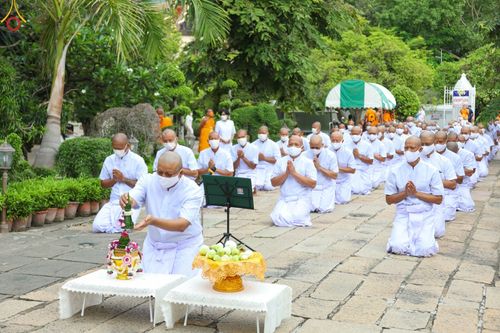 ภาพ No.48038:ประมวลภาพพิธีเวียนประทักษิณ และบรรพชาอุปสมบท รุ่นเข้าพรรษา ปี 2565