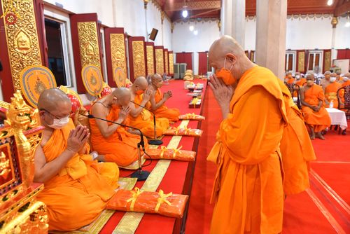 ภาพ No.49683:ประมวลภาพพิธีบำเพ็ญกุศลสวดพระอภิธรรมศพอุทิศถวายพระเดชพระคุณพระเทพวรเวที (บุญศรี ปุญฺญสิริ ป.ธ.4) 