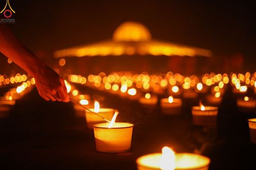 ภาพ No.41112:กิจกรรมงานบุญสวดมนต์ข้ามปีออนไลน์ เนื่องในเทศกาลส่งท้ายปีเก่า ต้อนรับพุทธศักราชใหม่ 2565