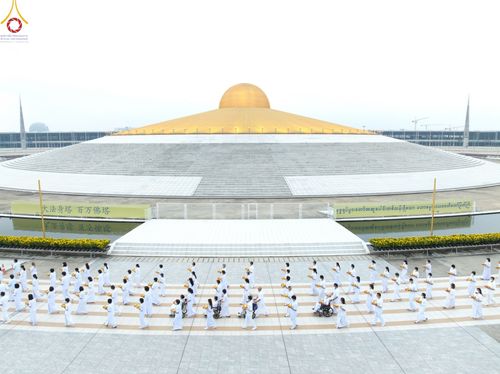 ภาพ No.50999:ประมวลภาพพิธีบรรพชาอุปสมบท โครงการบรรพชาอุปสมบทหมู่ รุ่นวันครูวิชชาธรรมกาย ปีพุทธศักราช 2565