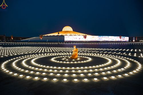 ภาพ No.46309:ประมวลภาพพิธีจุดวิสาขประทีป 2565 ณ วัดพระธรรมกาย