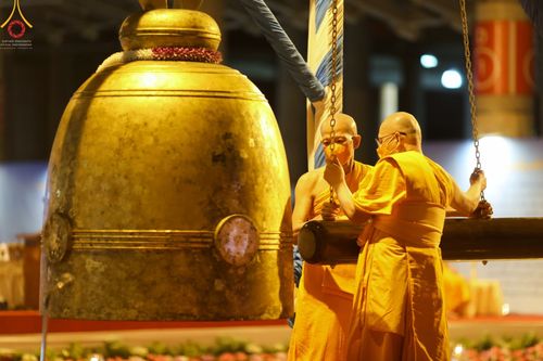 ภาพ No.41979:พิธีฉลองชัยสวดมนต์ บทธัมมจักกัปปวัตตนสูตร 4,000,002,565 จบ เพื่อเป็นสิริมงคลตอนรับศักราชใหม่