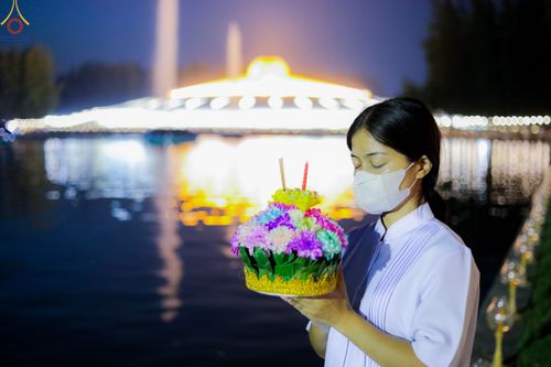 ภาพ No.55346:ประมวลภาพพิธีลอยกระทงธรรม ณ วัดพระธรรมกาย (วันที่ 8 พฤศจิกายน พ.ศ. 2565)