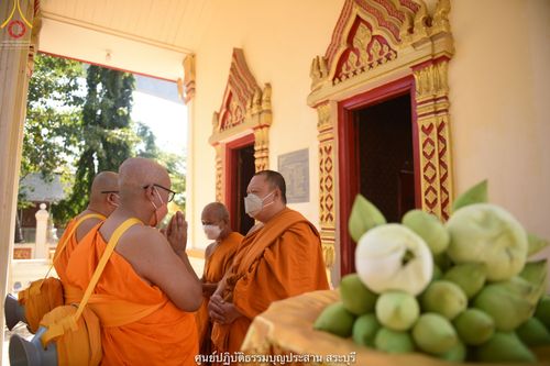 ภาพ No.40929:พิธีตัดปอยผม ปลงผม ขอขมารับผ้าไตรและพิธีบรรพชา ในโครงการอุปสมบท บูชาธรรมมหาปูชนียาจารย์ ประจำปี 2564 ชุดที่ 18