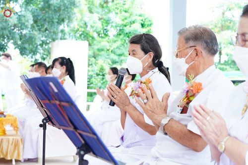 ภาพ No.52146:ประมวลภาพพิธีสักการะพระมงคลเทพมุนี (สด จนฺทสโร) ณ ศูนย์ปฏิบัติธรรมพระมงคลเทพมุนี