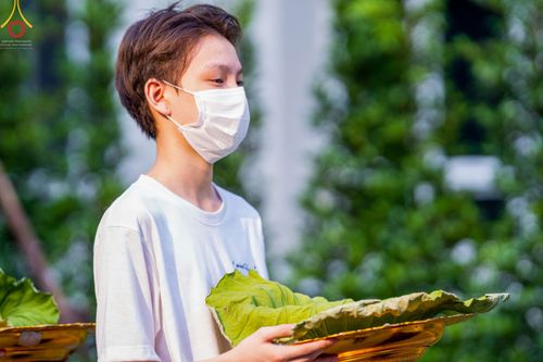 ภาพ No.44453:ประมวลภาพพิธีปลงผม โครงการบรรพชาสามเณรหน่อแก้วเปรียญธรรมรุ่นที่ 10