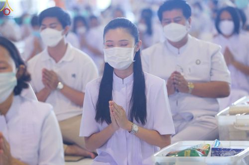 ภาพ No.52231:ประมวลภาพพิธีตักบาตรข้าวสารอาหารแห้ง (วันอาทิตย์ต้นเดือนตุลาคม) ณ บ้านแก้วเรือนทองคุณยายฯ วัดพระธรรมกาย