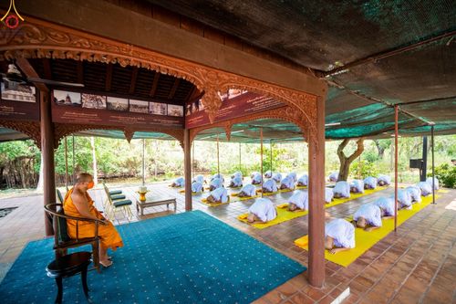 ภาพ No.43675:เมืองโบราณ ร่วมกับกองนครหลวง 6 จัดพิธีบรรพชาถวายเป็นพุทธบูชา