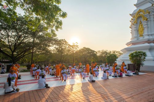 ภาพ No.43632:พิธีตัดปอยผมธรรมทายาท ณ เมืองโบราณ จ.สมุทรปราการ