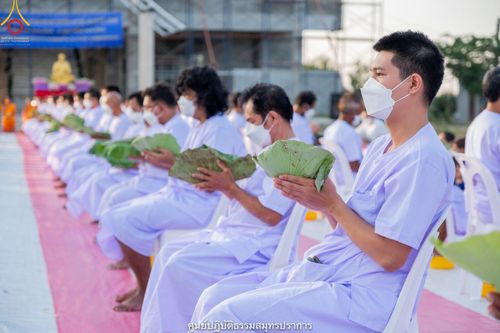 ภาพ No.39570:พิธีตัดปอยผม ปลงผม ขอขมารับผ้าไตรและพิธีบรรพชา ในโครงการอุปสมบท บูชาธรรมมหาปูชนียาจารย์ ประจำปี 2564 ชุดที่ 3