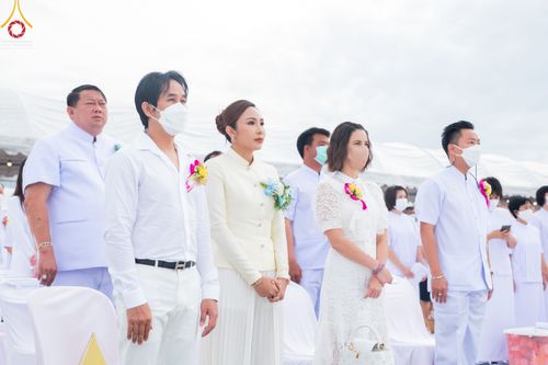 ภาพ No.49482:ประมวลภาพพิธีตักบาตรพระสงฆ์ 1,091 รูป เนื่องในวันแม่แห่งชาติ ณ ตลาดจัมโบ้ ชุดที่ 1