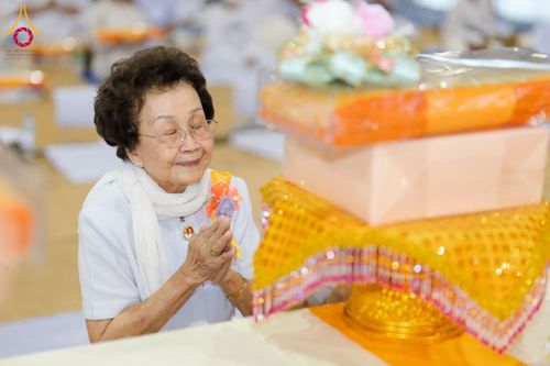 ภาพ No.306959:วันที่ 31 มกราคม พ.ศ. 2569 พิธีถวายภัตตาหารเป็นสังฆทาน แด่พระธรรมยาตรา ณ วัดพระธรรมกาย  จังหวัดปทุมธานี ในโครงการธรรมยาตรา กตัญญูบูชา มหาปูชนียาจารย์ พระมงคลเทพมุนี(สด จนฺทสโร) พระผู้ปราบมาร อนุสรณ์สถาน 7 แห่ง ปีที่ 14