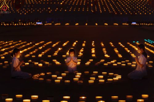 ภาพ No.44998:ประมวลภาพพิธีจุดประทีป​ วันคุ้ม​ครองโลก ณ วัดพระธรรมกาย