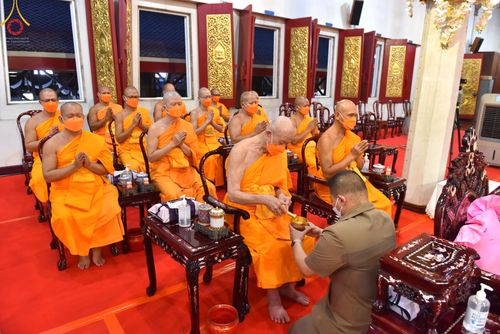 ภาพ No.49681:ประมวลภาพพิธีบำเพ็ญกุศลสวดพระอภิธรรมศพอุทิศถวายพระเดชพระคุณพระเทพวรเวที (บุญศรี ปุญฺญสิริ ป.ธ.4) 