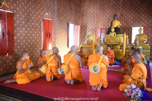 ภาพ No.40931:พิธีตัดปอยผม ปลงผม ขอขมารับผ้าไตรและพิธีบรรพชา ในโครงการอุปสมบท บูชาธรรมมหาปูชนียาจารย์ ประจำปี 2564 ชุดที่ 18