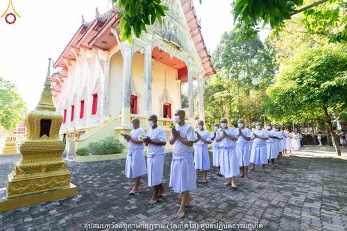 ภาพ No.40775:พิธีตัดปอยผม ปลงผม ขอขมารับผ้าไตรและพิธีบรรพชา ในโครงการอุปสมบท บูชาธรรมมหาปูชนียาจารย์ ประจำปี 2564 ชุดที่ 16
