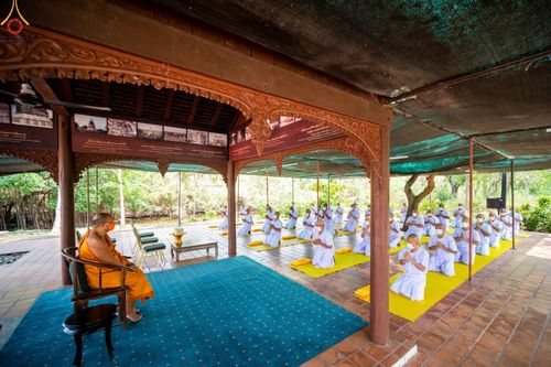 ภาพ No.43676:เมืองโบราณ ร่วมกับกองนครหลวง 6 จัดพิธีบรรพชาถวายเป็นพุทธบูชา