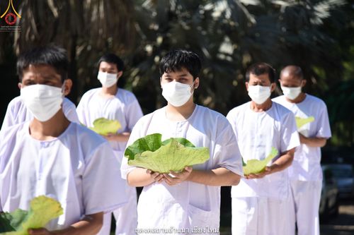 ภาพ No.39299:พิธีตัดปอยผมและปลงผมในโครงการอุปสมบท บูชาธรรมมหาปูชนียาจารย์ ประจำปี 2564 ชุดที่ 1