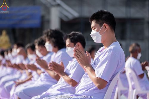 ภาพ No.39573:พิธีตัดปอยผม ปลงผม ขอขมารับผ้าไตรและพิธีบรรพชา ในโครงการอุปสมบท บูชาธรรมมหาปูชนียาจารย์ ประจำปี 2564 ชุดที่ 3