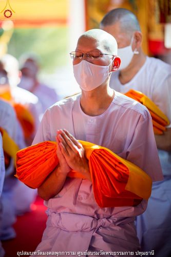 ภาพ No.40349:พิธีตัดปอยผม ปลงผม ขอขมารับผ้าไตรและพิธีบรรพชา ในโครงการอุปสมบท บูชาธรรมมหาปูชนียาจารย์ ประจำปี 2564 ชุดที่ 12
