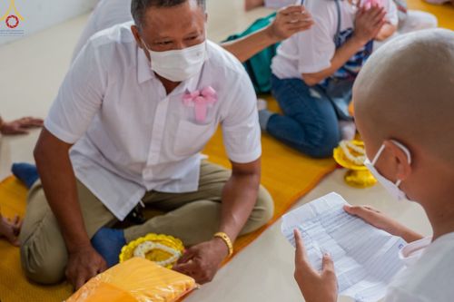 ภาพ No.44585:ประมวลภาพพิธีบรรพชา โครงการบรรพชาสามเณรฟื้นฟูพระพุทธศาสนาทั่วไทย ณ ศูนย์ปฎิบัติธรรมสมุทรปราการ