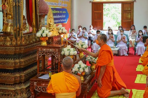 ภาพ No.48040:ประมวลภาพพิธีเวียนประทักษิณ และบรรพชาอุปสมบท รุ่นเข้าพรรษา ปี 2565