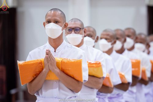 ภาพ No.40858:พิธีตัดปอยผม ปลงผม ขอขมารับผ้าไตรและพิธีบรรพชา ในโครงการอุปสมบท บูชาธรรมมหาปูชนียาจารย์ ประจำปี 2564 ชุดที่ 17