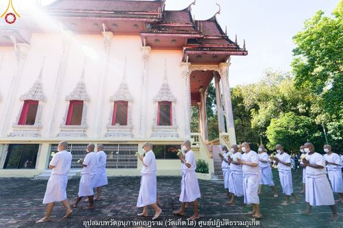 ภาพ No.40771:พิธีตัดปอยผม ปลงผม ขอขมารับผ้าไตรและพิธีบรรพชา ในโครงการอุปสมบท บูชาธรรมมหาปูชนียาจารย์ ประจำปี 2564 ชุดที่ 16