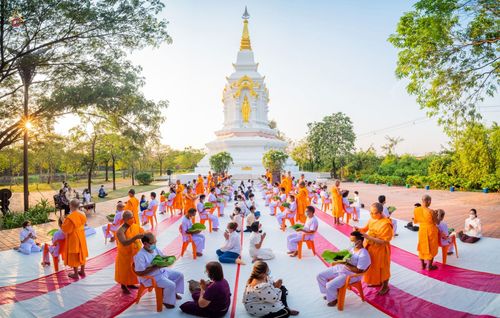 ภาพ No.43634:พิธีตัดปอยผมธรรมทายาท ณ เมืองโบราณ จ.สมุทรปราการ