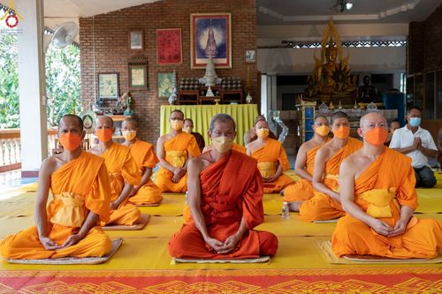 ภาพ No.43773:พิธีประดิษฐานพระบรมสารีริกธาตุเจดีย์พระพุทธเจ้า 28 พระองค์  ณ โบสถ์เรือหงษ์วัดพระธาตุแสนคำฟู 