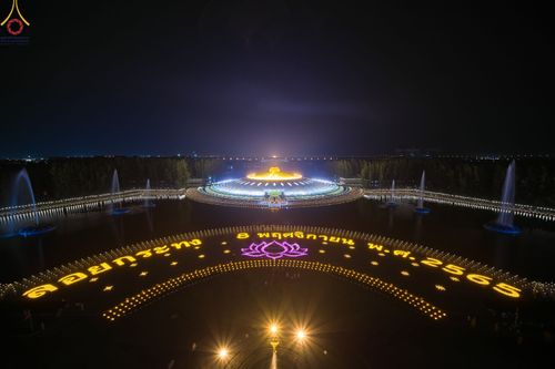 ภาพ No.55343:ประมวลภาพพิธีลอยกระทงธรรม ณ วัดพระธรรมกาย (วันที่ 8 พฤศจิกายน พ.ศ. 2565)