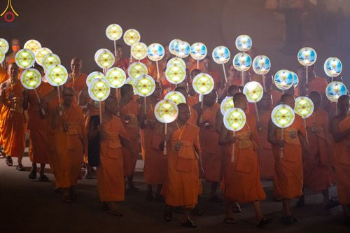 ภาพ No.46213:ประมวลภาพกิจกรรมเฉลิมฉลองวันวิสาขบูชานานาชาติ ณ วัดบ่าหว่าง ประเทศเวียดนาม