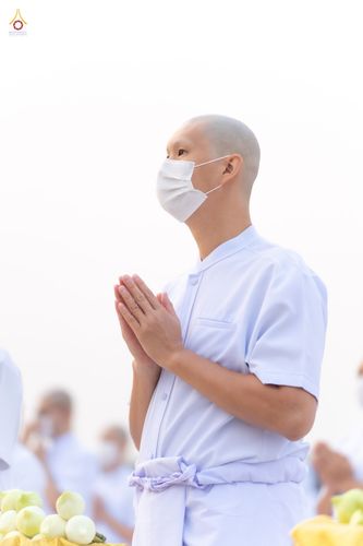 ภาพ No.44203:ประมวลภาพพิธีเวียนประทักษิณ, พิธีวันทาพระมหาธรรมกายเจดีย์ และพิธีขอขมารับผ้าไตร โครงการบวชภาคฤดูร้อน พ.ศ. 2565