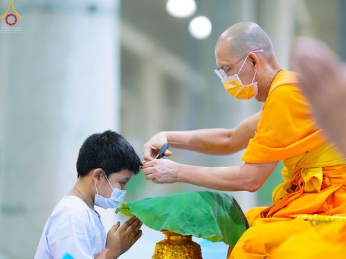 ภาพ No.43967:ประมวลภาพพิธีปลงผม โครงการบรรพชาสามเณรฟื้นฟูพระพุทธศาสนาทั่วไทย ณ ศูนย์อบรมวัดพระธรรมกาย
