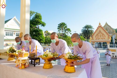 ภาพ No.39725:พิธีตัดปอยผม ปลงผม ขอขมารับผ้าไตรและพิธีบรรพชา ในโครงการอุปสมบท บูชาธรรมมหาปูชนียาจารย์ ประจำปี 2564 ชุดที่ 5