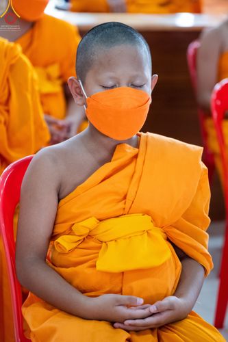 ภาพ No.45962:ประมวลภาพพิธีตักบาตร โครงการบรรพชาสามเณรฟื้นฟูพระพุทธศาสนาทั่วไทย ณ ศูนย์ปฏิบัติธรรมสมุทรปราการบางบ่อ 