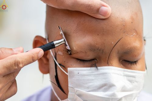 ภาพ No.44551:ประมวลภาพพิธีปลงผม โครงการบรรพชาสามเณรฟื้นฟูพระพุทธศาสนาทั่วไทย ณ อนุสรณ์สถานมหาวิหารพระมงคลเทพมุนี