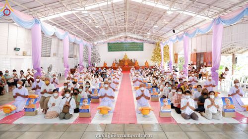 ภาพ No.39571:พิธีตัดปอยผม ปลงผม ขอขมารับผ้าไตรและพิธีบรรพชา ในโครงการอุปสมบท บูชาธรรมมหาปูชนียาจารย์ ประจำปี 2564 ชุดที่ 3