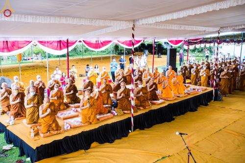 ภาพ No.46348:ประมวลภาพพิธีอัญเชิญน้ำศักดิ์สิทธิ์ จาก Umbul Jumprit Temanggung ไปยังวัดเมินดุต