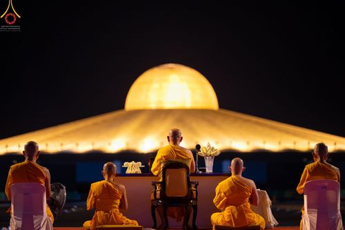 ภาพ No.41982:พิธีฉลองชัยสวดมนต์ บทธัมมจักกัปปวัตตนสูตร 4,000,002,565 จบ เพื่อเป็นสิริมงคลตอนรับศักราชใหม่