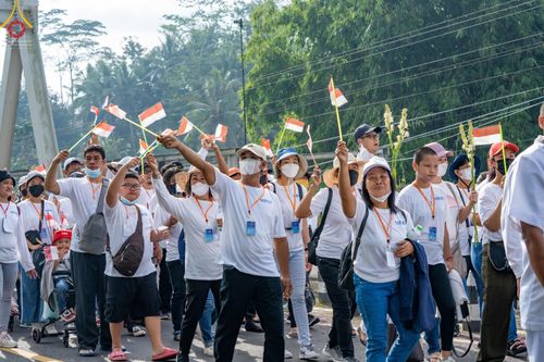 ภาพ No.46378:ประมวลภาพขบวนรถบุปผชาติ อัญเชิญน้ำและไฟศักดิ์สิทธิ์ ณ ประเทศอินโดนีเซีย