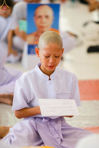 ภาพ No.133964:พิธีขอขมามอบผ้าไตร โครงการบรรพชาสามเณร ศูนย์อบรมวัดพระธรรมกาย ณ วัดพระธรรมกาย วันเสาร์ที่ 6 เมษายน พ.ศ. 2567