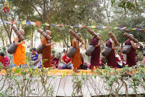 ภาพ No.132097:พิธีต้อนรับ พระ-สามเณร ธรรมยาตรา ในโครงการบรรพชา 1,250 รูป ณ แดนประสูติ สวนลุมพินี ประเทศเนปาล วันที่ 16-17 มีนาคม พ.ศ. 2567