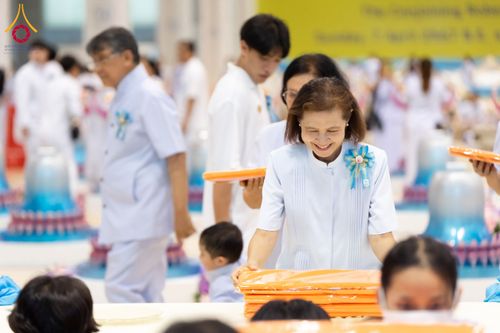 ภาพ No.134360:พิธีทอดผ้าป่าสมทบ มหาสังฆทาน 10,000 วัด ทั่วไทย วันอาทิตย์ต้นเดือนที่ 7 เมษายน พ.ศ.2567 ณ ห้องแก้วสารพัดนึก 1 สภาธรรมกายสากล  วัดพระธรรมกาย จ.ปทุมธานี