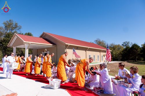 ภาพ No.168217:พิธีทอดกฐินสามัคคี ประจำปี 2567 สร้างอาคารแก้วธรรมชัยรัตนอนันต์ บูชาธรรม 80 ปี หลวงพ่อธัมมชโย ณ วัดพระธรรมกายเทนเนสซี สหรัฐอเมริกา วันอาทิตย์ที่ 20 ตุลาคม พ.ศ. 2567