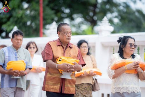 ภาพ No.278300:วันศุกร์ที่ 5 ธันวาคม พ.ศ. 2568 (วันพ่อแห่งชาติ) พิธีบรรพชาอุปสมบทหมู่ธรรมทายาท จำนวน 16 รูป โครงการบรรพชาอุปสมบทหมู่ รุ่นบูชาธรรมมหาปูชนียาจารย์ ประจำปี 2568  ณ ศูนย์ปฏิบัติธรรมและอบรมเยาวชนพระนครศรีอยุธยา จ.พระนครศรีอยุธยา