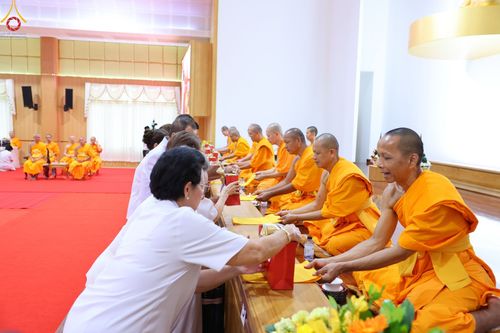 ภาพ No.89814:พิธีวางแผ่นจารึกชื่อ เพื่อนำไปประดิษฐานไว้ในฐานองค์พระประธาน เนื่องในโอกาสครบรอบ 10 ปี ศูนย์ปฏิบัติธรรมนครราชสีมา วันอาทิตย์ที่ 24 กันยายน พ.ศ. 2566