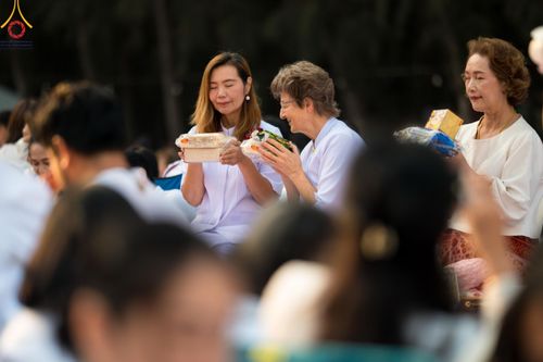 ภาพ No.107433:พิธีตักบาตรพระธรรมยาตราฯ ในโครงการธรรมยาตรากตัญญูบูชา มหาปูชนียาจารย์ พระมงคลเทพมุนี(สด จนฺทสโร) พระผู้ปราบมาร ปีที่ 12 ณ อนุสรณ์สถานมหาวิหารพระมงคลเทพมุนี อ.สองพี่น้อง จ.สุพรรณบุรี วันที่ 7 มกราคม พ.ศ. 2567
